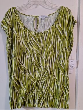 Liz Claiborne Olive and White Leaf-Print Short Sleeve Top